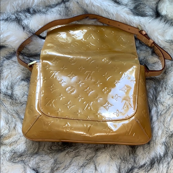 Louis Vuitton Patent Leather Vernis Purse in Gold - Picture 2 of 6